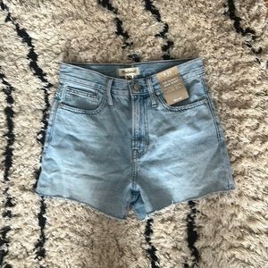 *NWT* Madewell “The Perfect Vintage Jean Shorts”